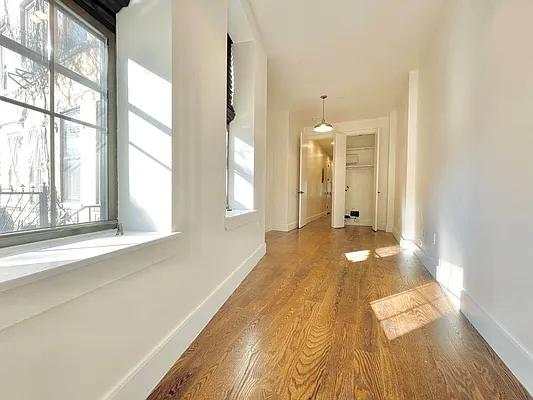 Rented by Doorway NYC, LLC | media 38