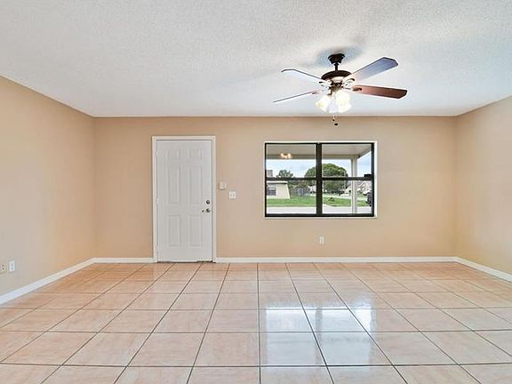 2nd image of 12268 Delaware Woods Ln