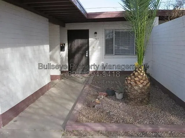 3 bed, 1.0 bath, 1053 sqft, $1,725 — Photo 2