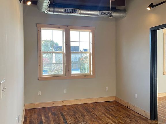 5th image of 372 North St APT 111