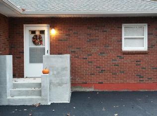 95 Huckleberry Tpke, Wallkill, NY 12589