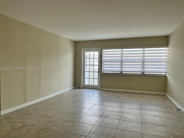 401 Golden Isles Dr #614 — Photo 17