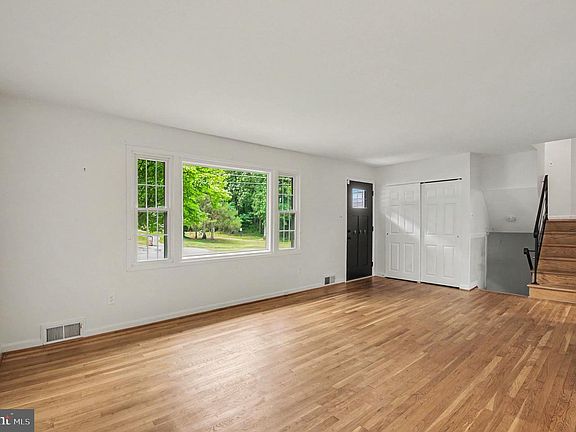 4th image of 6303 Bardu Ave