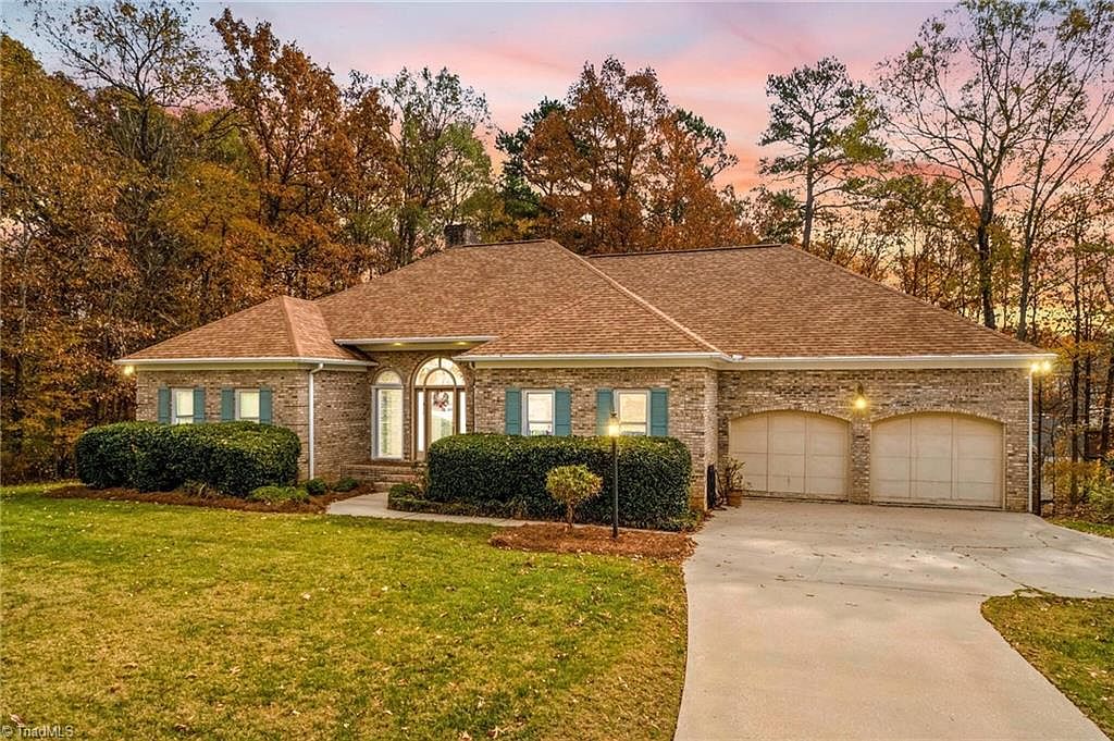 411 Wildwood Dr