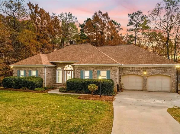 411 Wildwood Dr, Salisbury, NC 28146