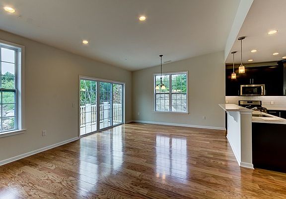 4th image of 1008 Bradish Ln #1008
