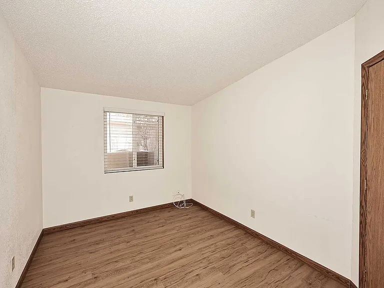 6249 S Pinehurst Dr — Photo 6