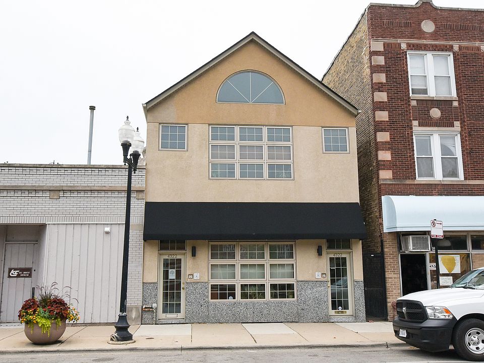 1st image of 4322 N Lincoln Ave #1