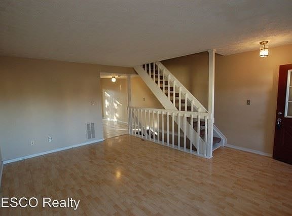 3rd image of 7893 Woodhouse Ln