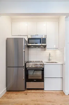 Rented by Veracity NYC LLC | media 25
