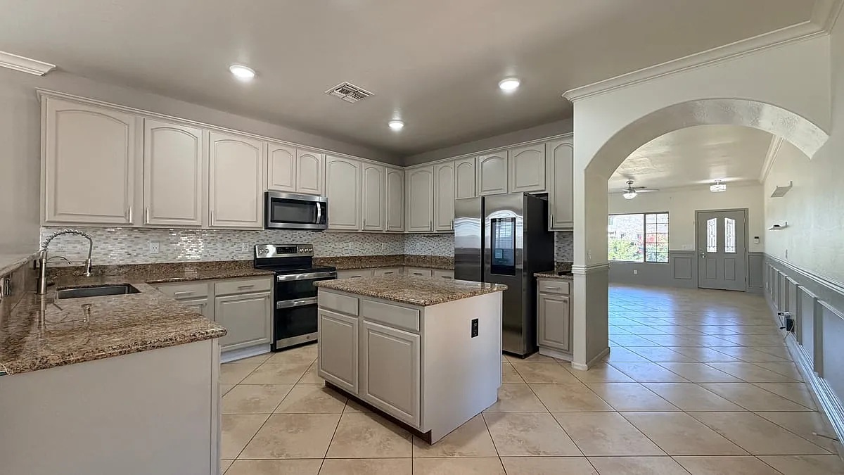 17738 North Carmen Avenue — Photo 4