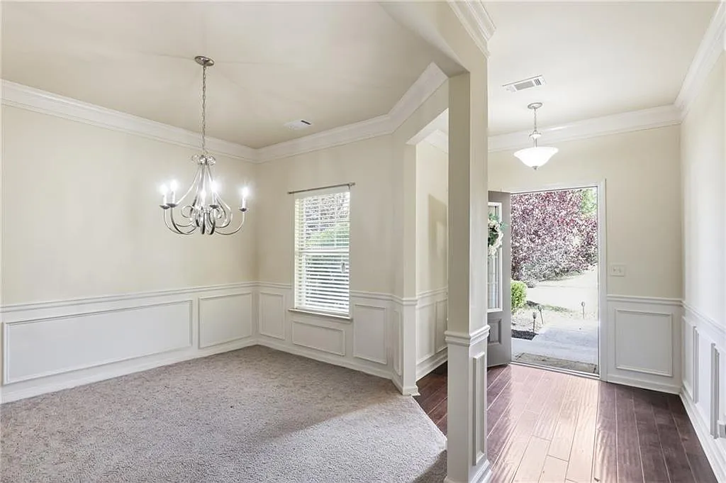 4 bed, 3.0 bath, 2296 sqft, $2,500 — Photo 3