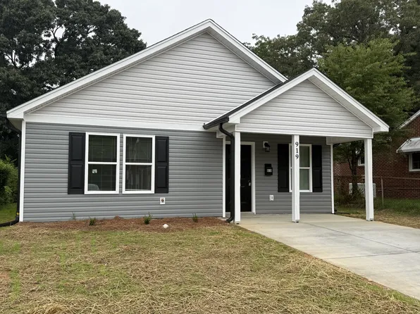 919 Roosevelt St, Winston Salem, NC 27105
