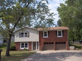 5304 NE 57th St, Kansas City, MO 64119