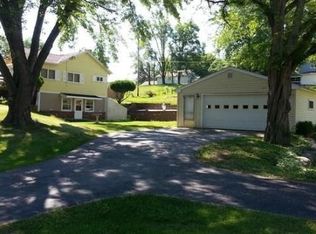 33623 Fern Dr, Burlington, WI 53105