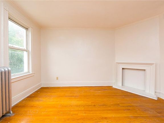 5th image of 676 E 31st St