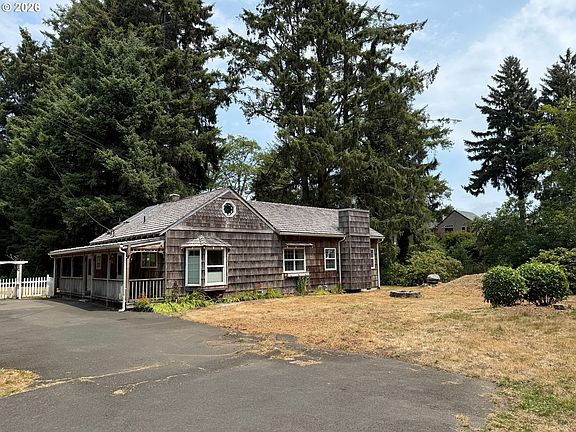 4th image of 750 5th St.