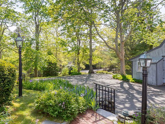 4th image of 2 Little Cove Lane