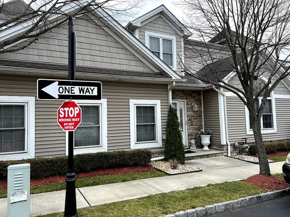 12 Chart Loop, Staten Island, NY 10309