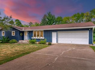 30880 Belair Dr, Lindstrom, MN 55045