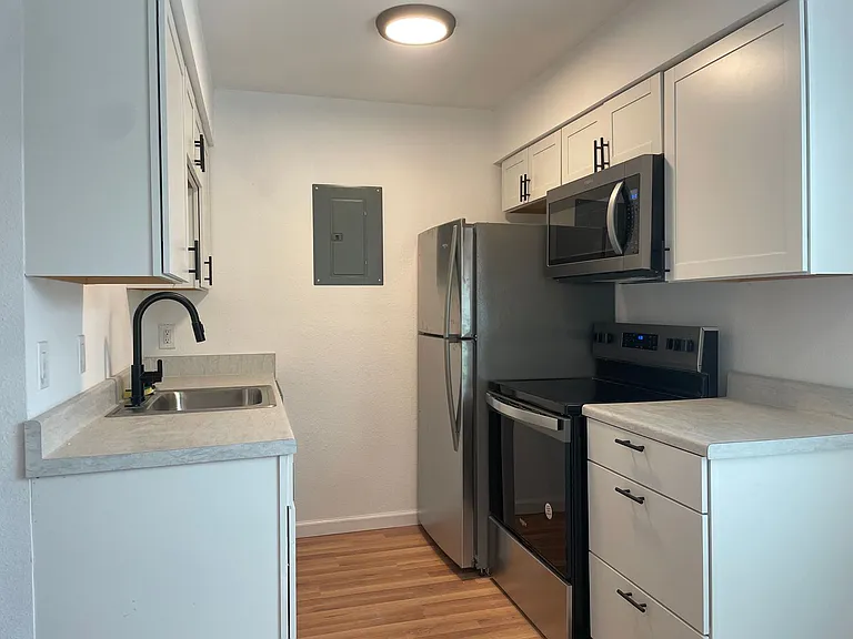 2803 Hemphill Park #B-110 — Photo 3