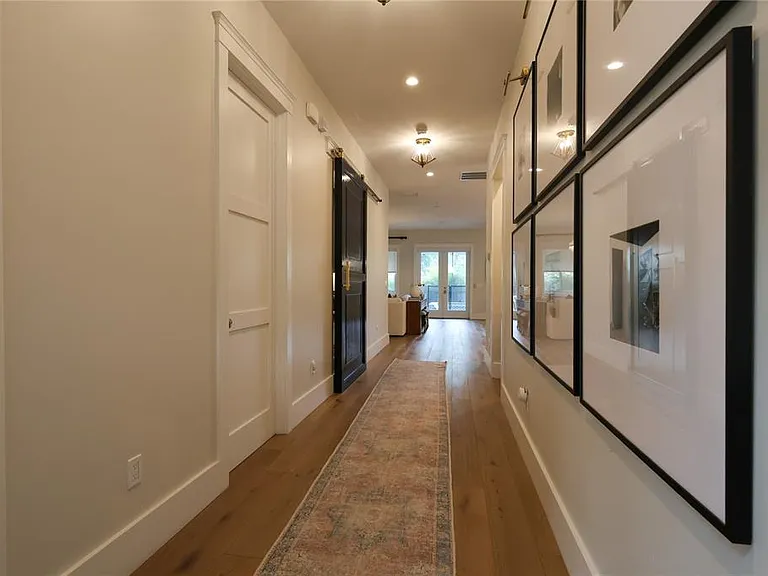 2402 W Parkland Blvd — Photo 5