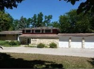 4908 Deering Oaks Ln, Crystal Lake, IL 60012