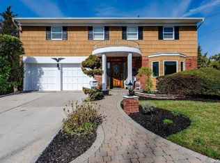 3024 Mandalay Beach Rd, Wantagh, NY 11793