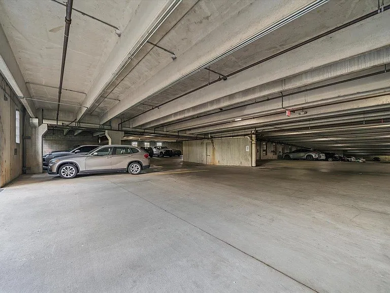 717 Riverside Dr #504 — Photo 39