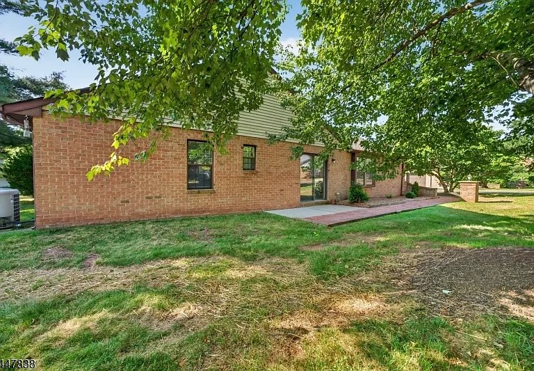 10 Daniel Ct — Photo 14