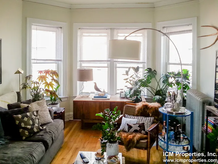 3913 N Pine Grove Ave #3E — Photo 1