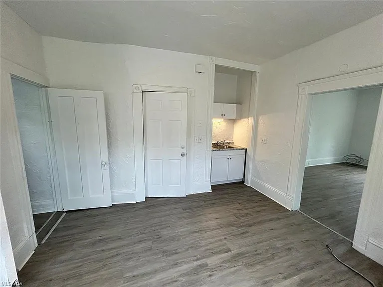 3654 E 53rd St #3 — Photo 3