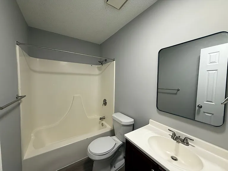 702 N Jackson St — Photo 7