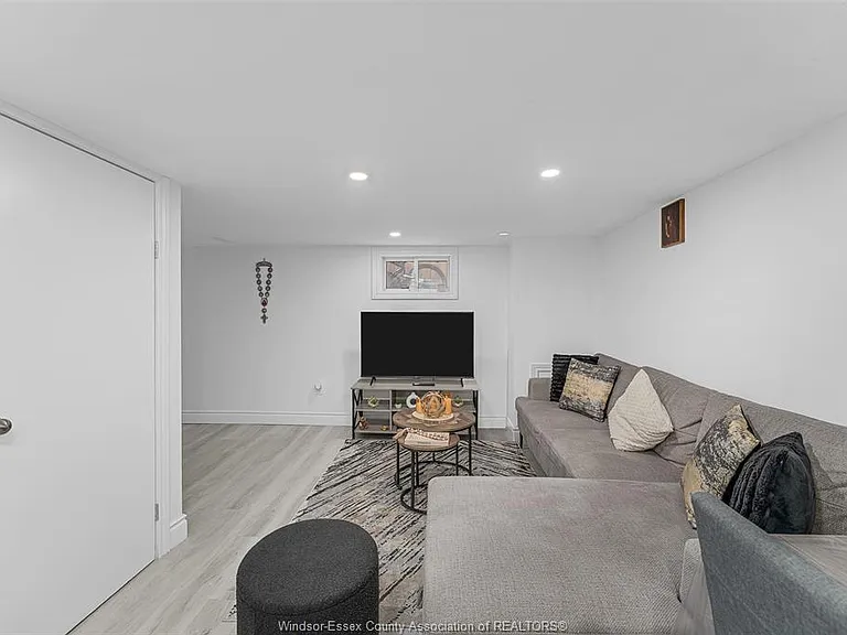 1771 Windermere Rd — Photo 23