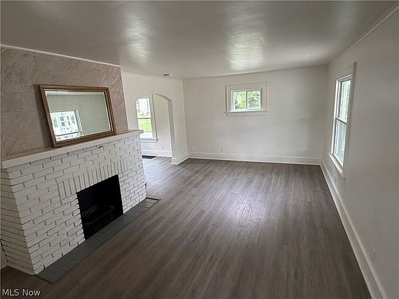 5th image of 21 Church St