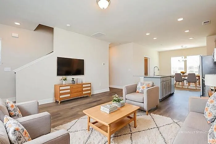 3 bed, 2.5 bath, 1546 sqft, $2,107 — Photo 4