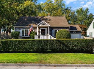 35 King Rd, Middletown, RI 02842