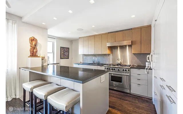 Sold by Douglas Elliman | media 19