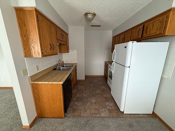 3rd image of 312 N Ridgeview Dr #312
