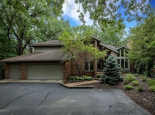 5101 Mountain Ridge Dr NE, Ada, MI 49301