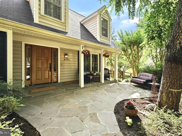 9102 Blue Jug Lndg, Burke, VA 22015