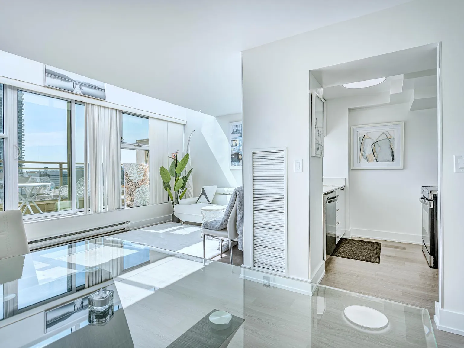 2 bed, 1.5 bath, 900 sqft, $3,400 — Photo 1
