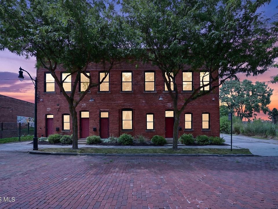 1st image of 16 Broadway St #1