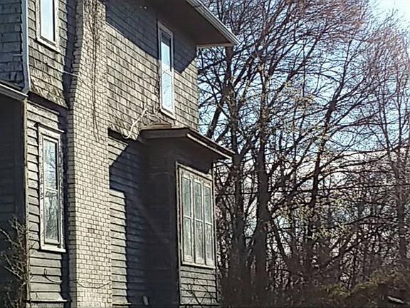 3rd image of 34 Townsend Ave