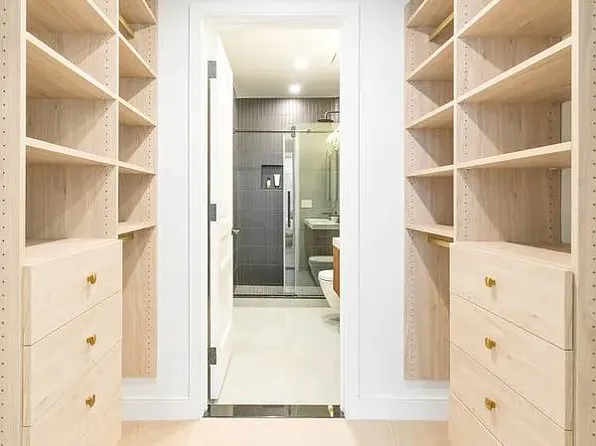 636 Lorimer Street image 14 of 17