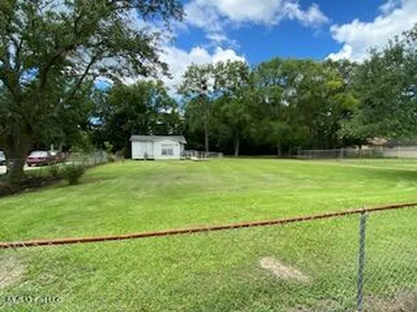 4506 Meridian St, Moss Point, MS 39563