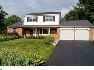 16 Buckwalter Rd, Audubon, PA 19403