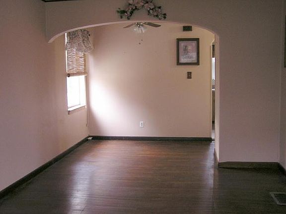 2nd image of 1212 Dayton Ave