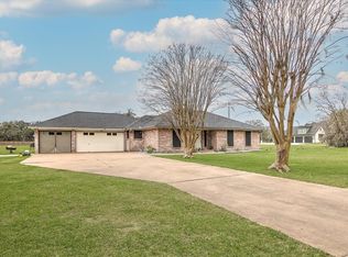 608 Lone Star Trl, Angleton, TX 77515