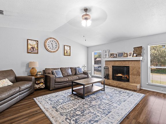 4th image of 3712 Pratt Dr